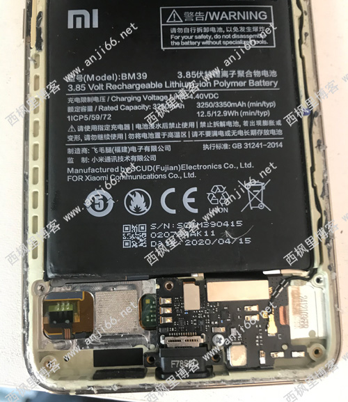 米6钉子户，更换电池再战2年。