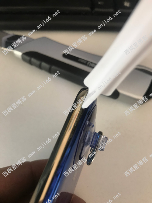 米6钉子户，更换电池再战2年。