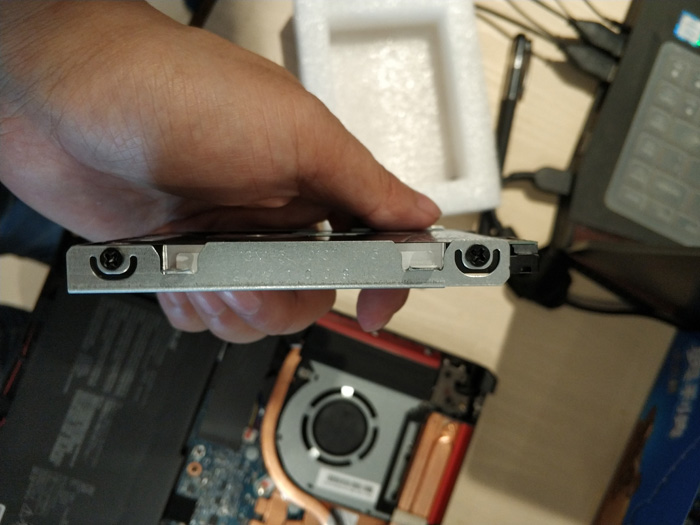 华硕飞行堡垒FX95G加装机械硬盘教程